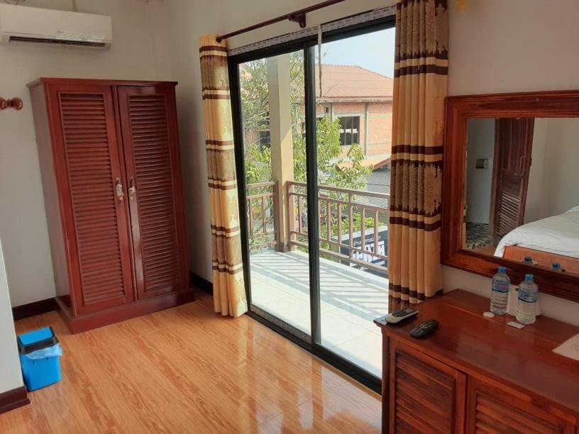 Alisona Hostel Vang Vieng Buitenkant foto